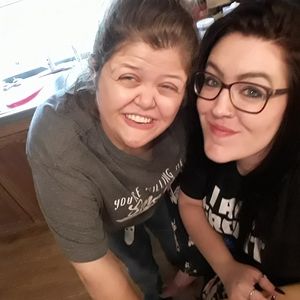 Meet your Posher, Bee